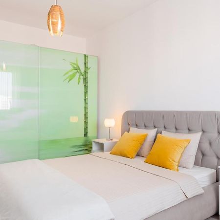 Lovely Apartment With City View Бухарест Екстер'єр фото