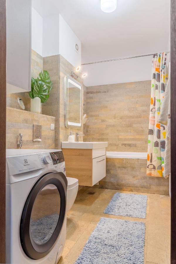 Lovely Apartment With City View Бухарест Екстер'єр фото