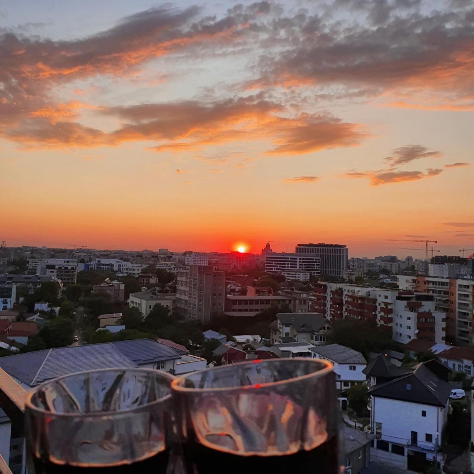Lovely Apartment With City View Бухарест Екстер'єр фото