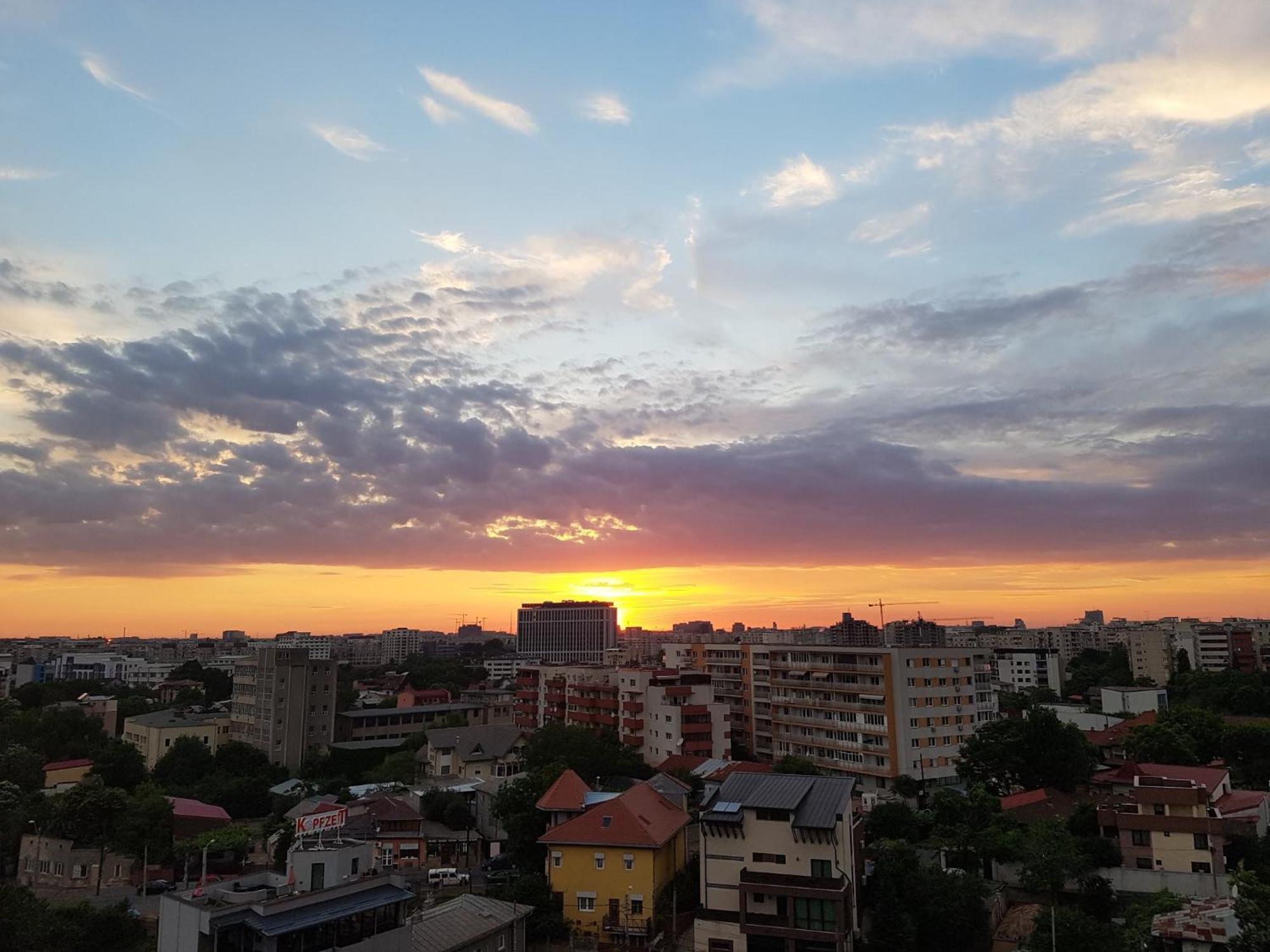 Lovely Apartment With City View Бухарест Екстер'єр фото
